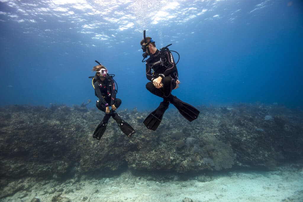 padi peak performance buoyancy specialty course